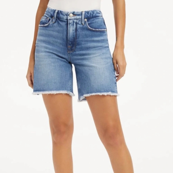 Good American Good Icon Short in Indigo073 - Picture 1 of 16